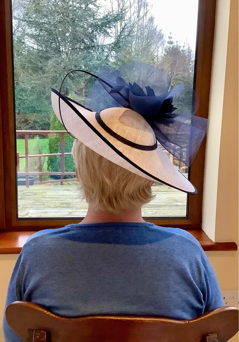 A hat suitable for mother of the bride or groom - Image 4