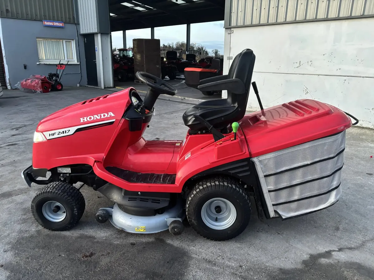 Used 2021 Honda HF2417 Lawnmower - Image 2