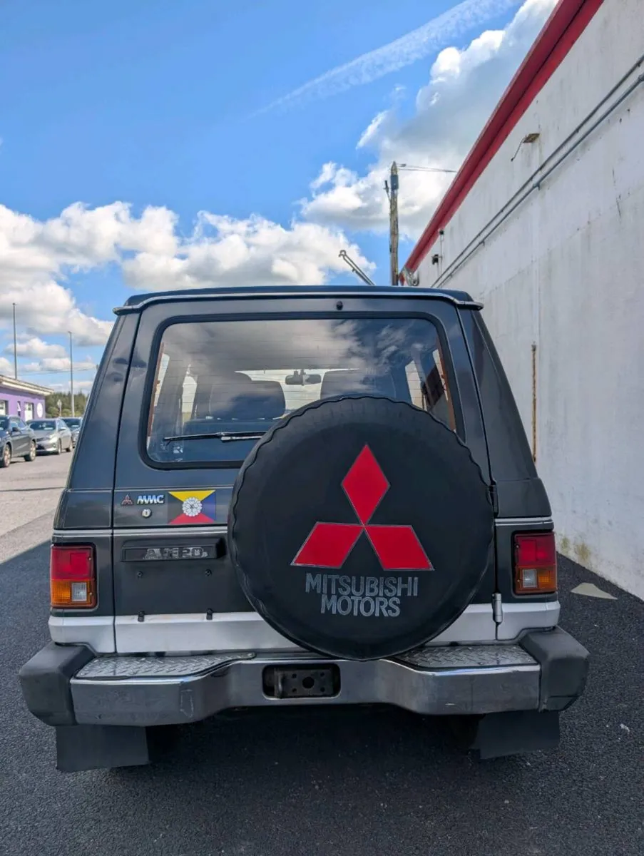 Mitsubishi Pajero 1989 - Image 2