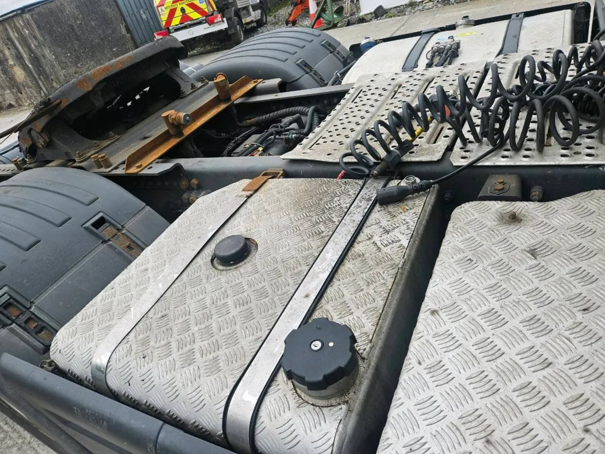 Scania R520 V8 tag axle 2016 - Image 4