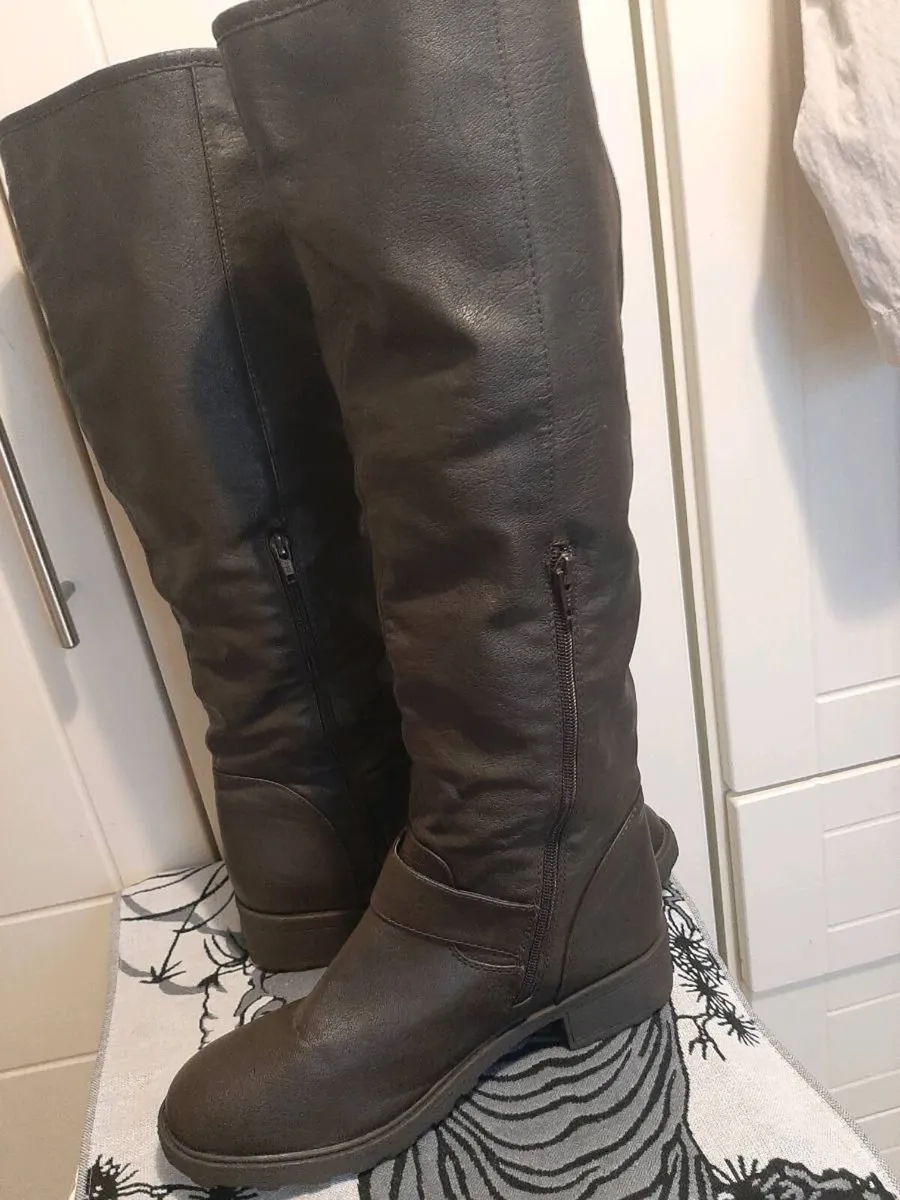 Boots new - Image 4