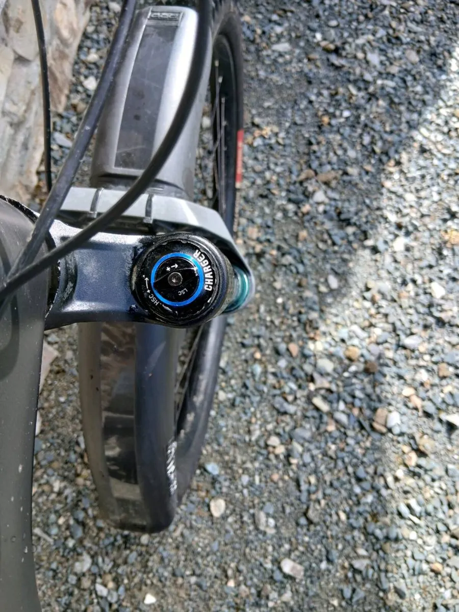 Trek Fuel EXe (EMTB) - Image 3