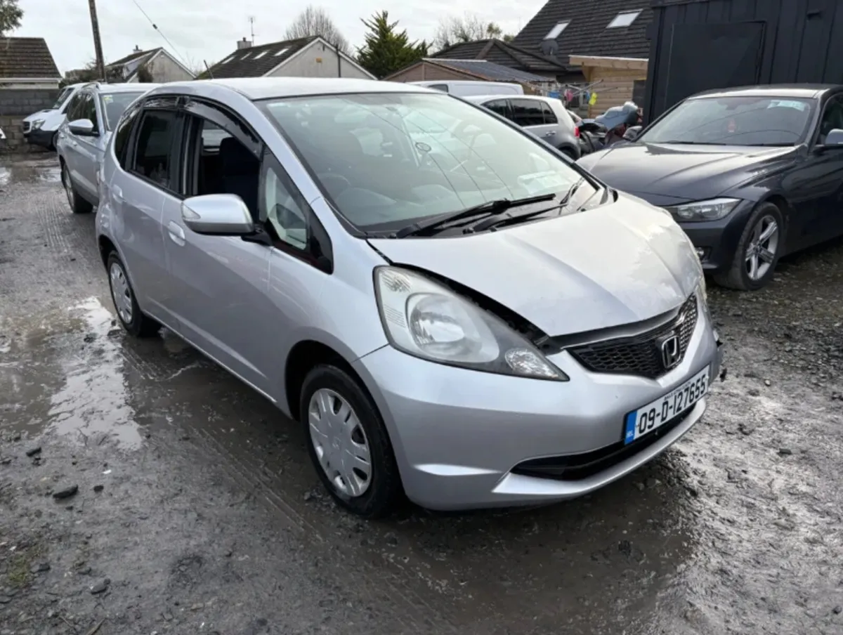 2009 Honda Fit Automatic drive away Nct12-26 - Image 1