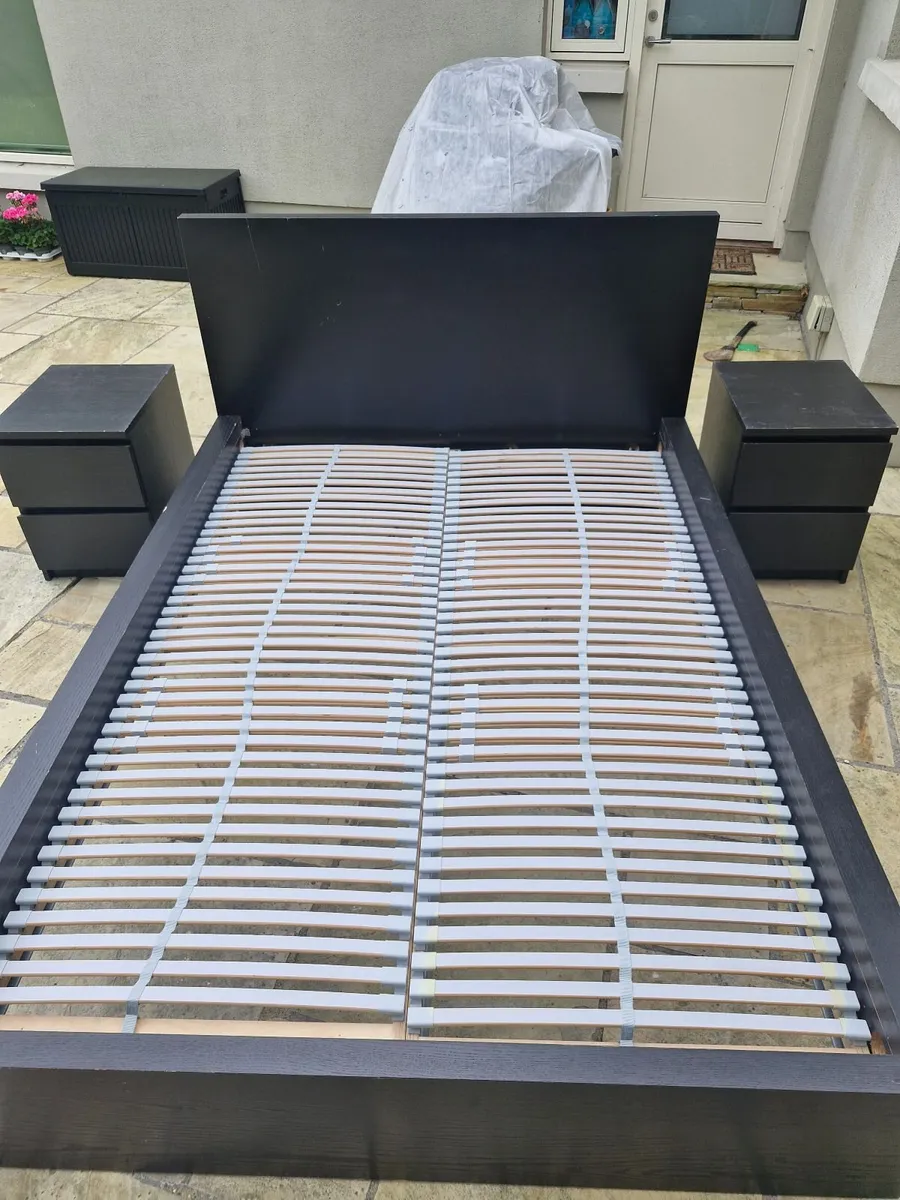 Double Bed And Two Lockers - Image 2