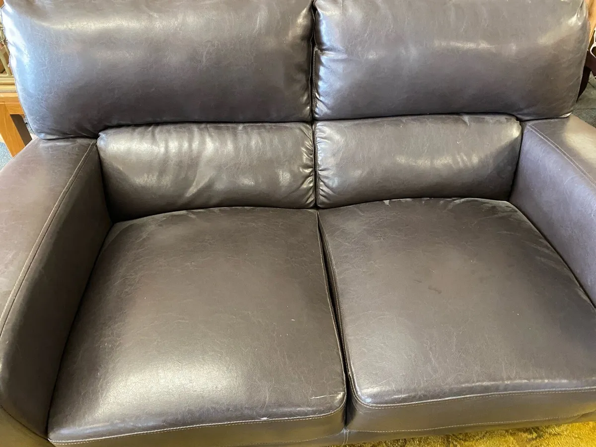 2 Seater Leather Couch - Image 1