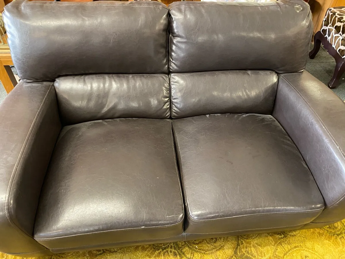 2 Seater Leather Couch - Image 3