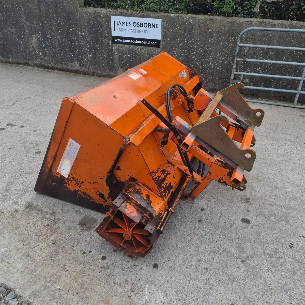 Ritchie Hydraulic Root Bucket - Image 3