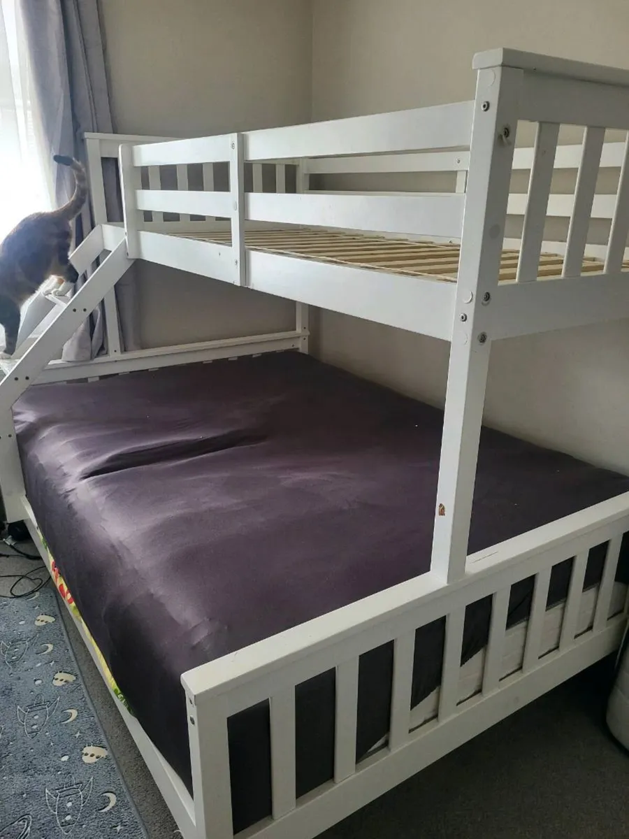 Bunk bed - Image 1