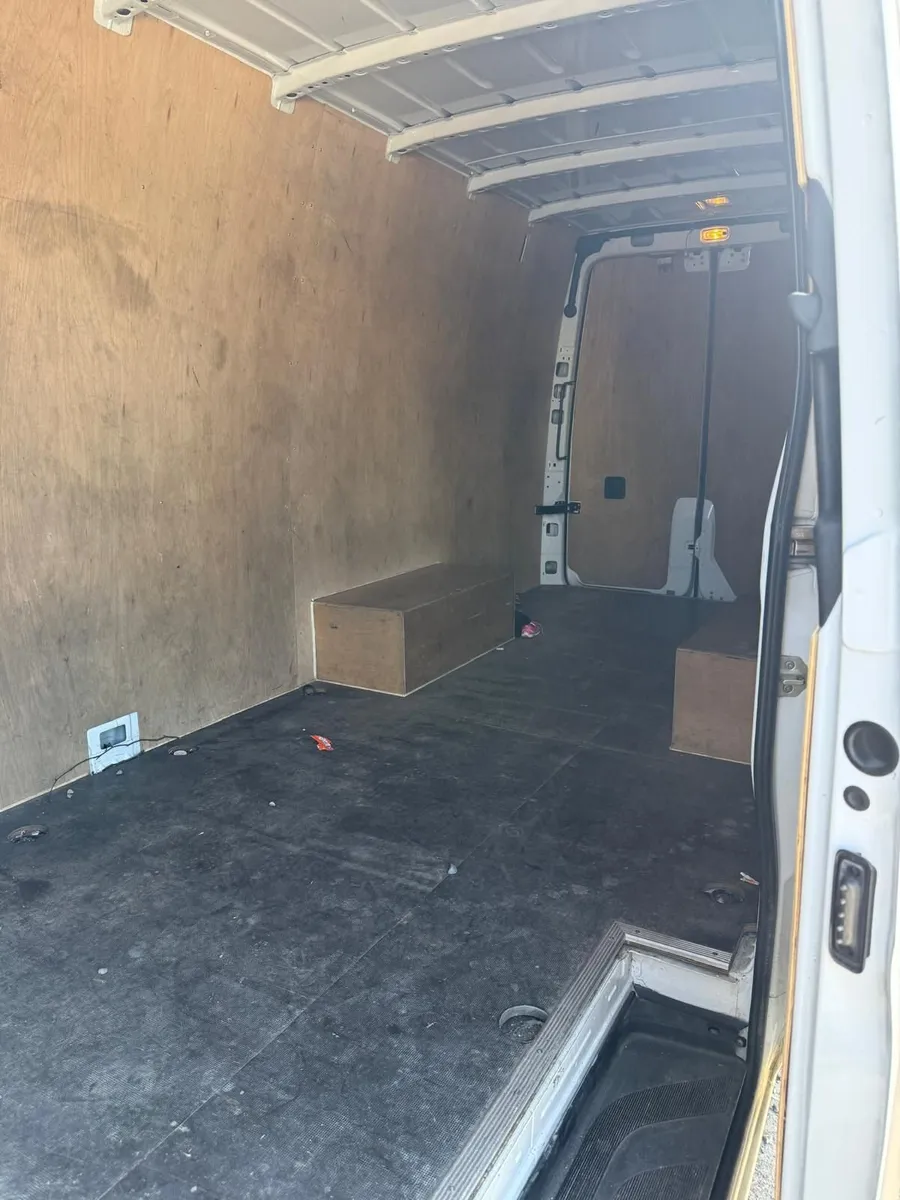 Mercedes-Benz Sprinter 2023 - Image 4