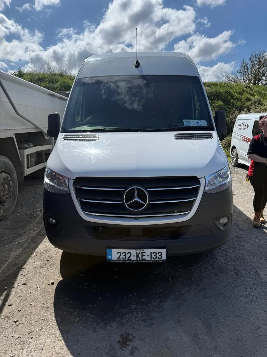 Mercedes-Benz Sprinter 2023 - Image 1