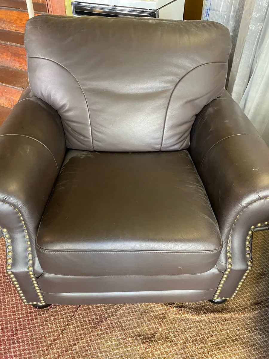 Leather Suite - Image 2