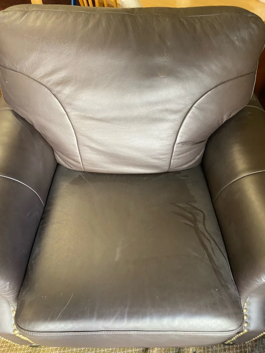 Leather Suite - Image 4