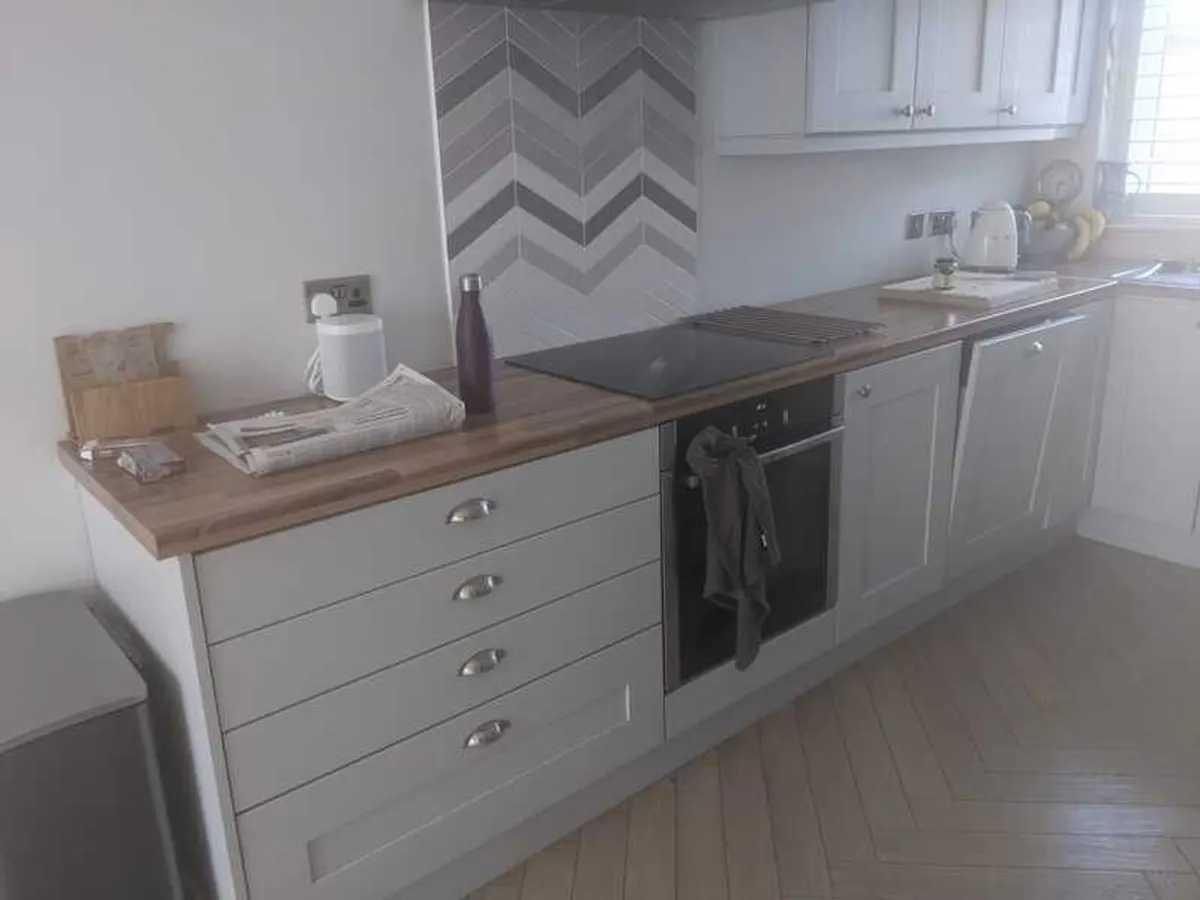 Solid kitchen - Image 2