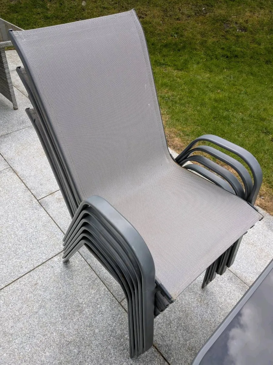 Patio table and 6 chairs - Image 2