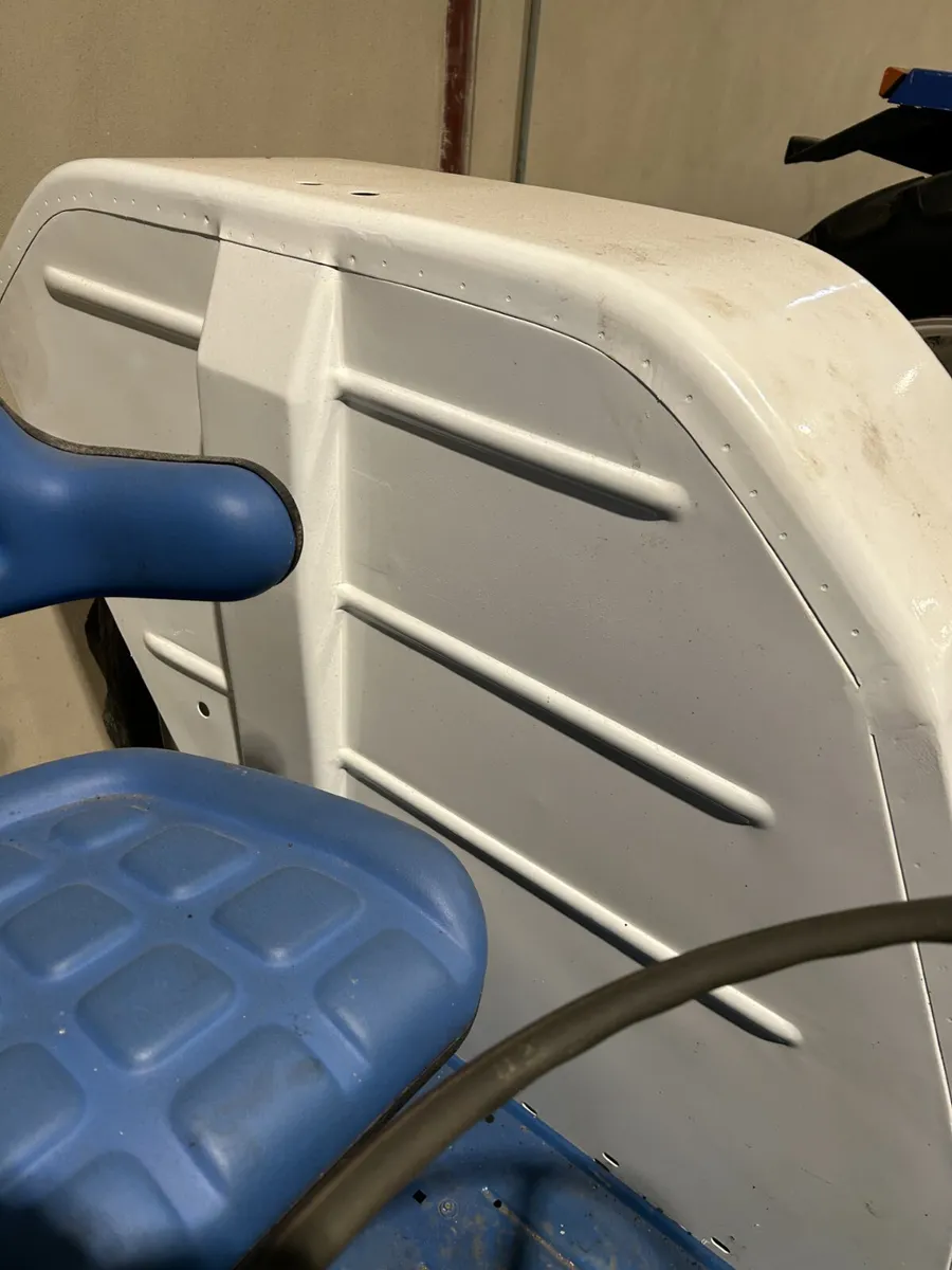 New Set of Square Mudguards To Suit Ford 4000 4600 - Image 2