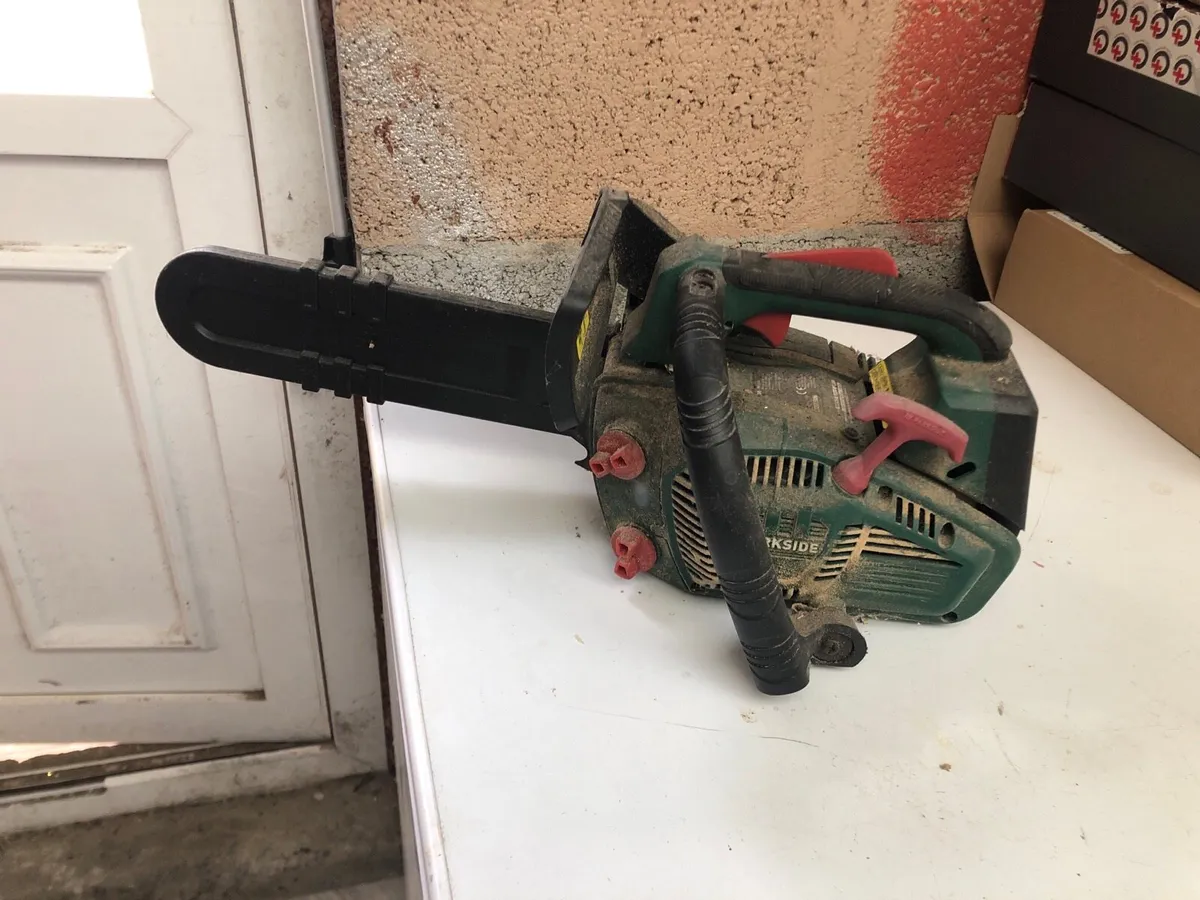 Parkside petrol chainsaw €30