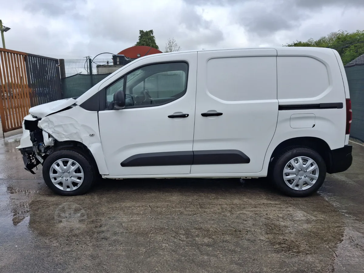 202 Opel Combo 1.5 Diesel - Image 4