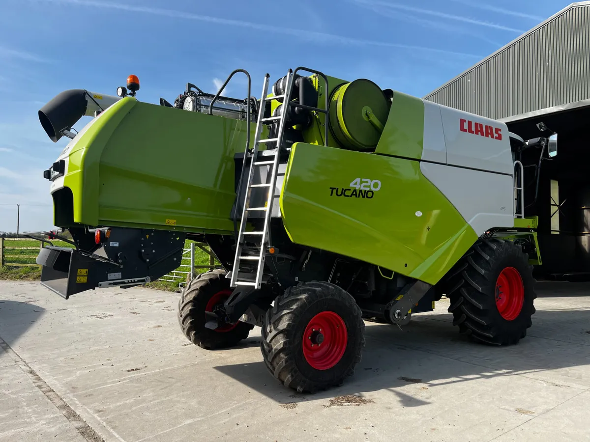 2019 Claas Tucano 420 + Cerio 560 Trolley - Image 2