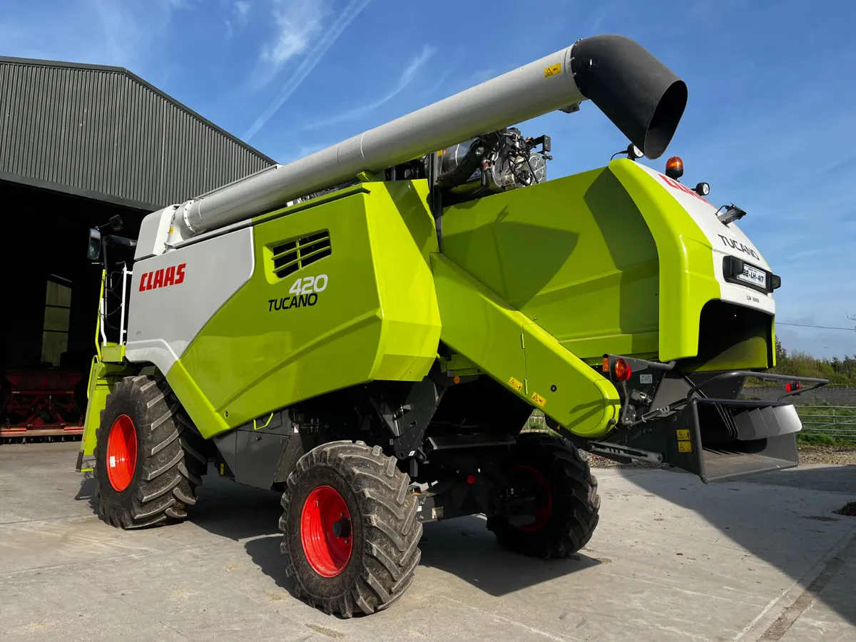 2019 Claas Tucano 420 + Cerio 560 Trolley - Image 1