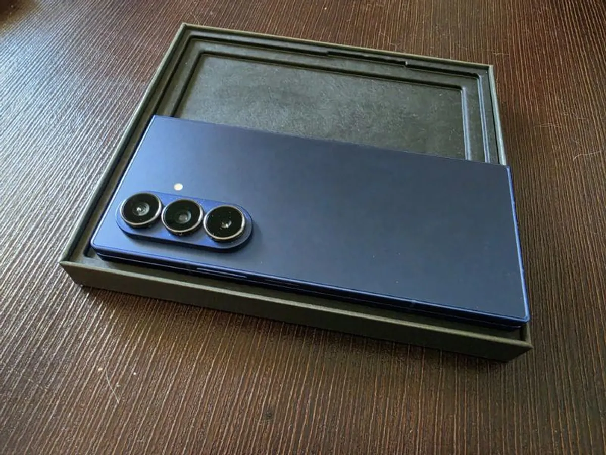 Samsung Galaxy Z Fold7 512GB - Never Used - Mint - Samsung Warranty - Image 4