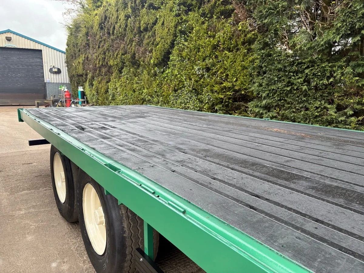 Bale trailer - Image 2