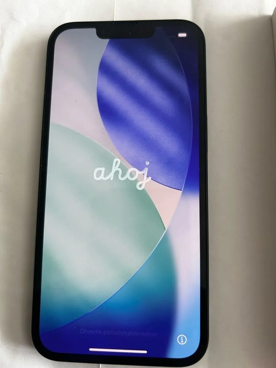 Immaculate IPhone 13 unlocked - Image 3