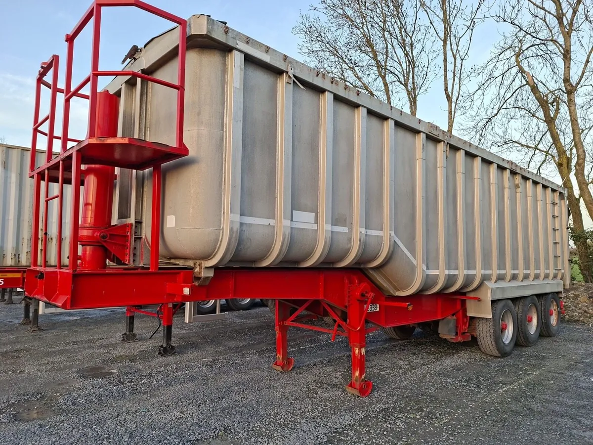 Bathtub tipping trailer - Image 1