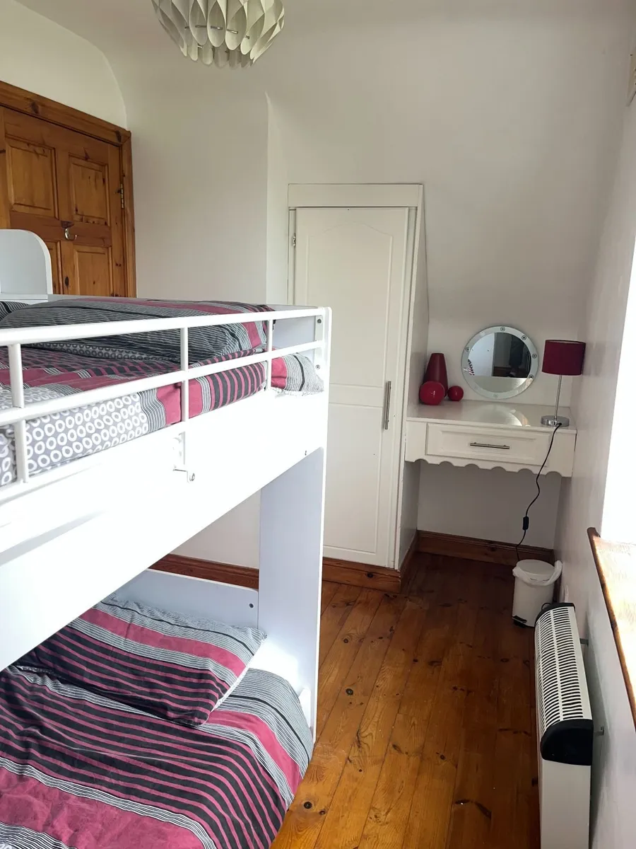 Holiday Home by the Sea - Image 3