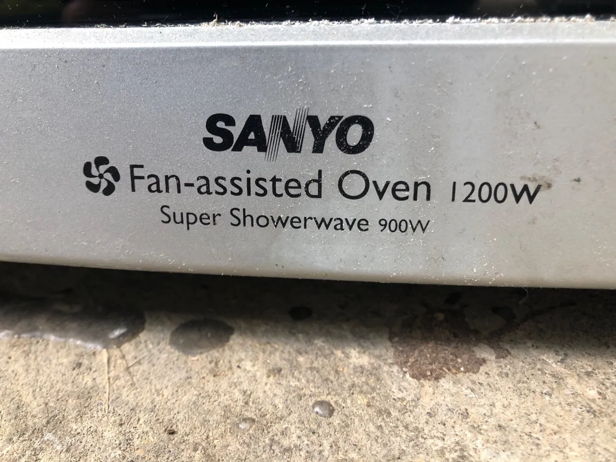 Sanyo microwave and fan oven €80 - Image 3