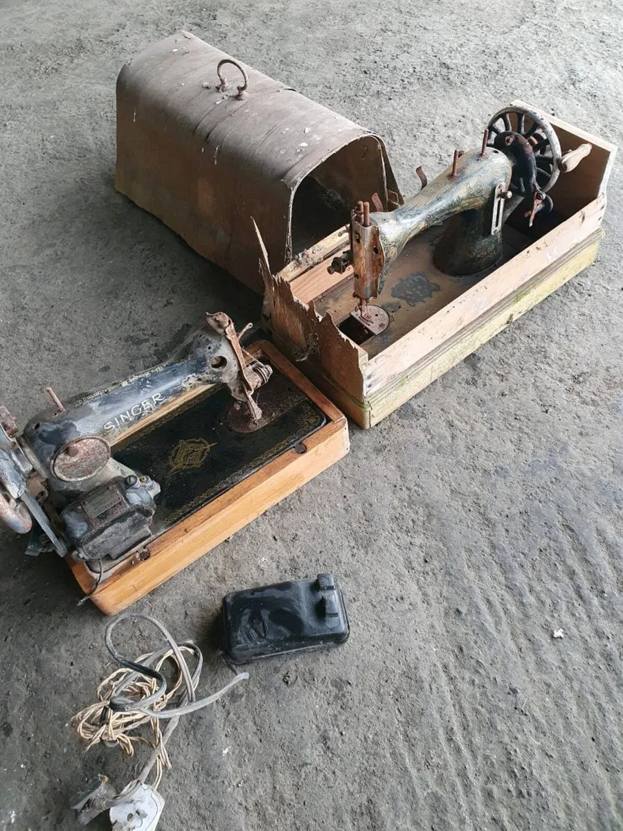 Singer sewing machines - Image 1