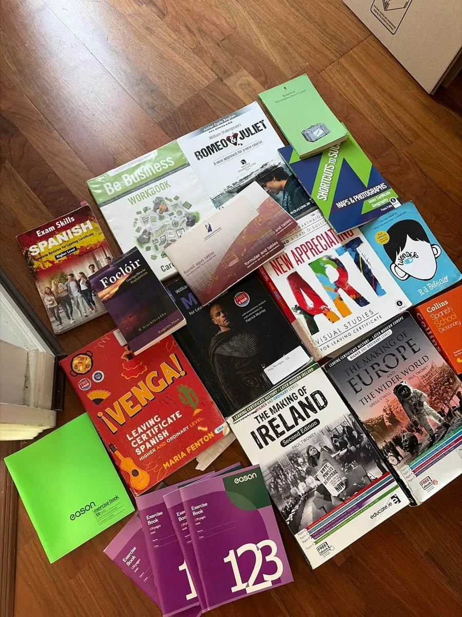 School books, dictionary’s and copies COLLECTION