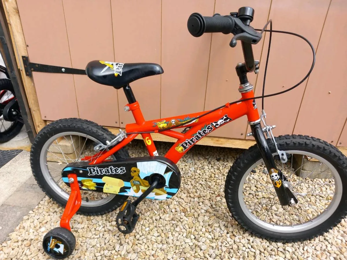 Kids pirates ☠️ bike size 16 inch wheels - Image 1