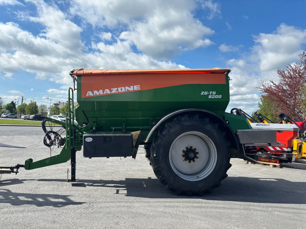 Amazone ZG-TS 8200 Trailed Fertilizer Spreader - Image 2