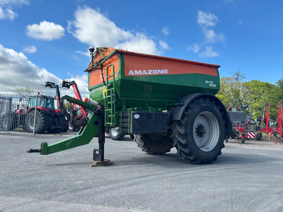 Amazone ZG-TS 8200 Trailed Fertilizer Spreader - Image 1