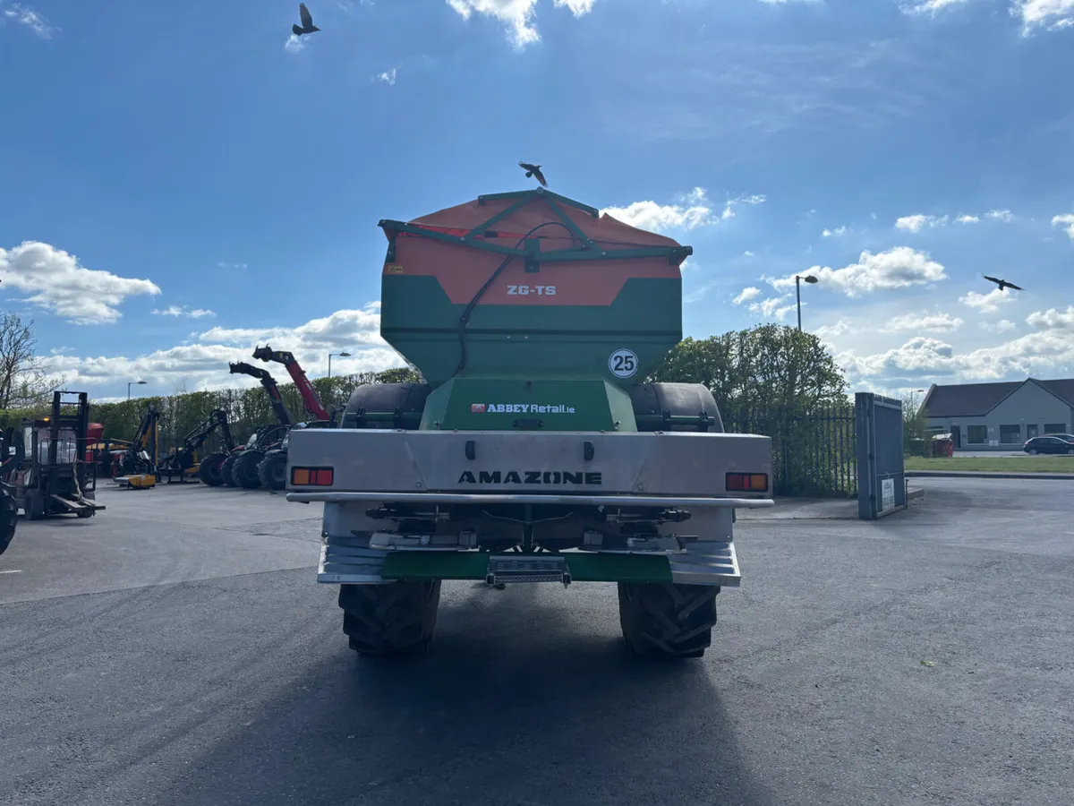 Amazone ZG-TS 8200 Trailed Fertilizer Spreader - Image 4