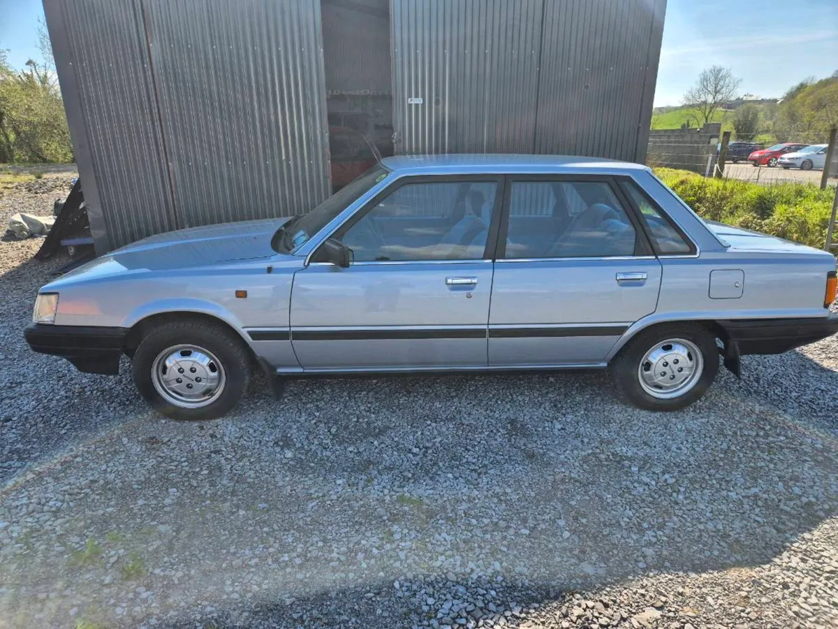 1984 toyota camry - Image 3