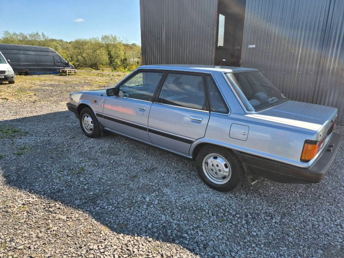 1984 toyota camry - Image 4