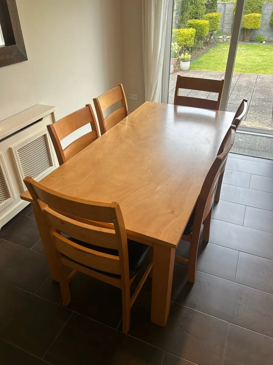 Dining set - table and 6 chairs - Image 1
