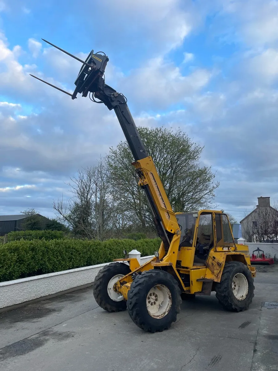 Matbro telehandler **includes implements** - Image 1