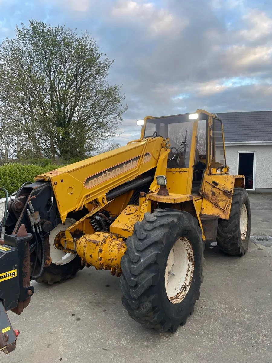 Matbro telehandler **includes implements** - Image 3