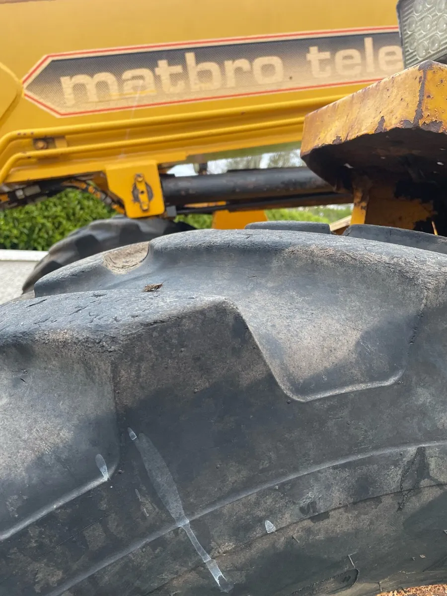 Matbro telehandler **includes implements** - Image 4