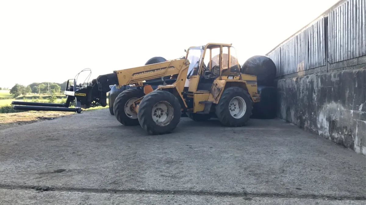 Fleming bale stacker - Image 3