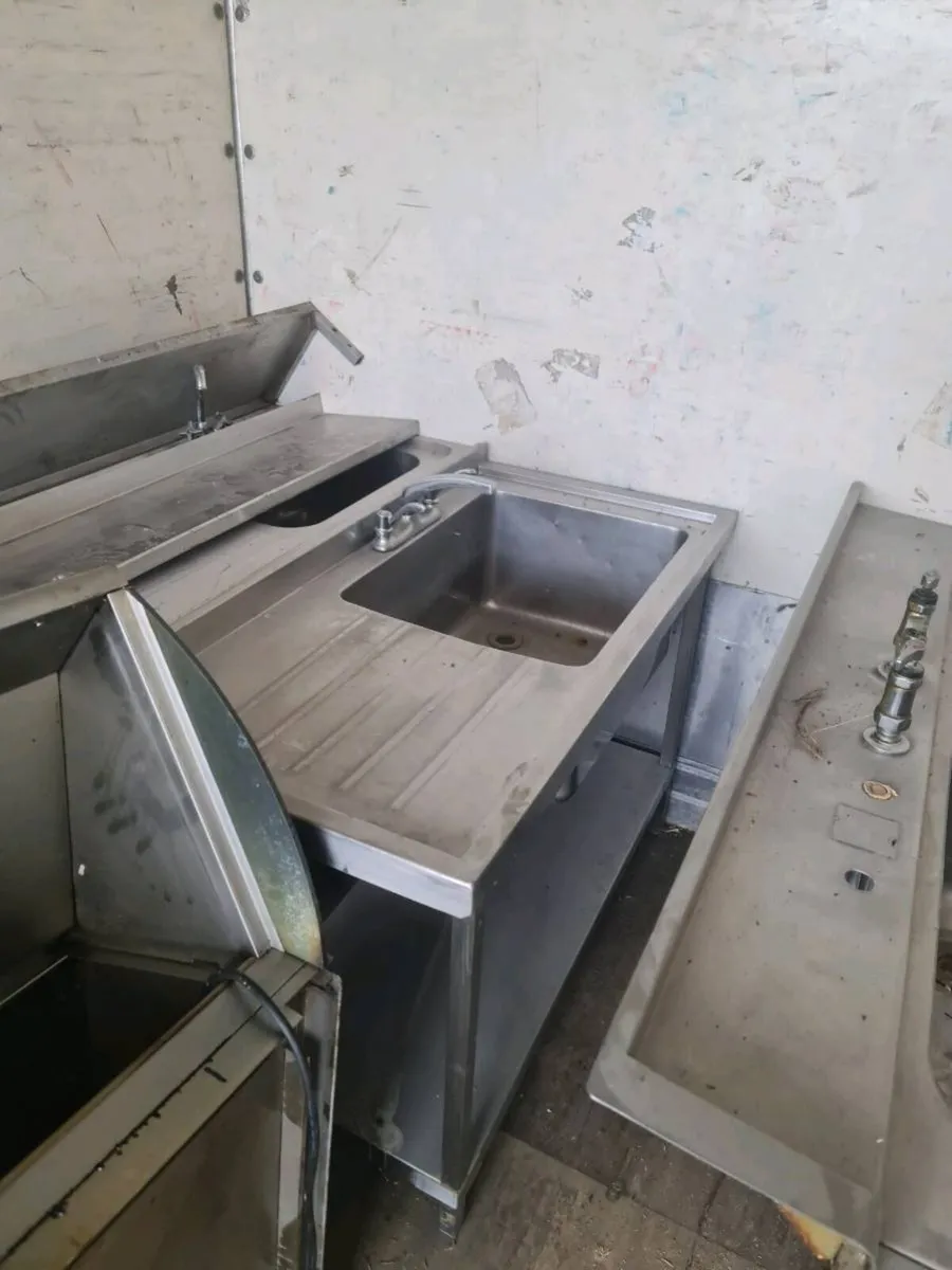 Catering equipment - Image 3