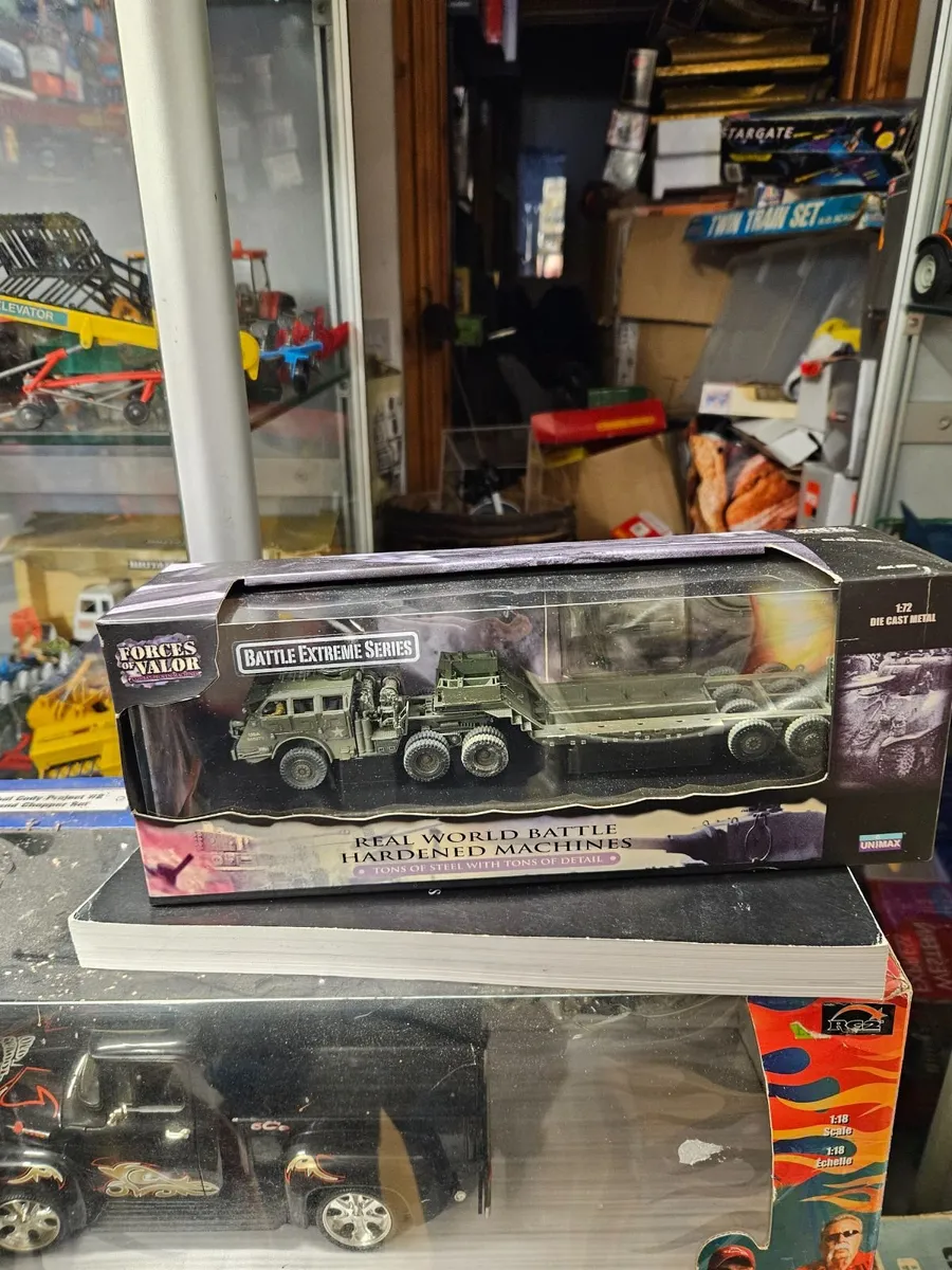 Corgi Forces of Valor American WW2 Tank Transporte - Image 1