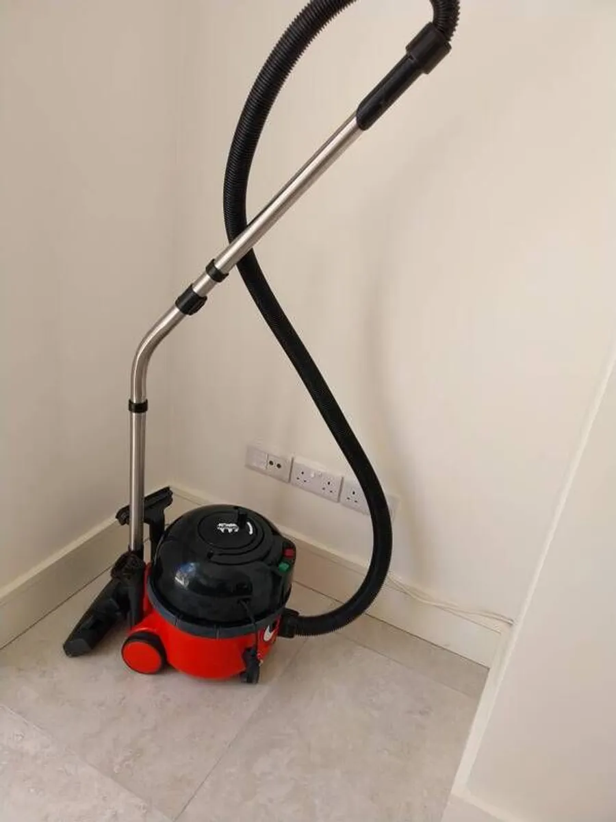 Henry 200 hoover - Image 1