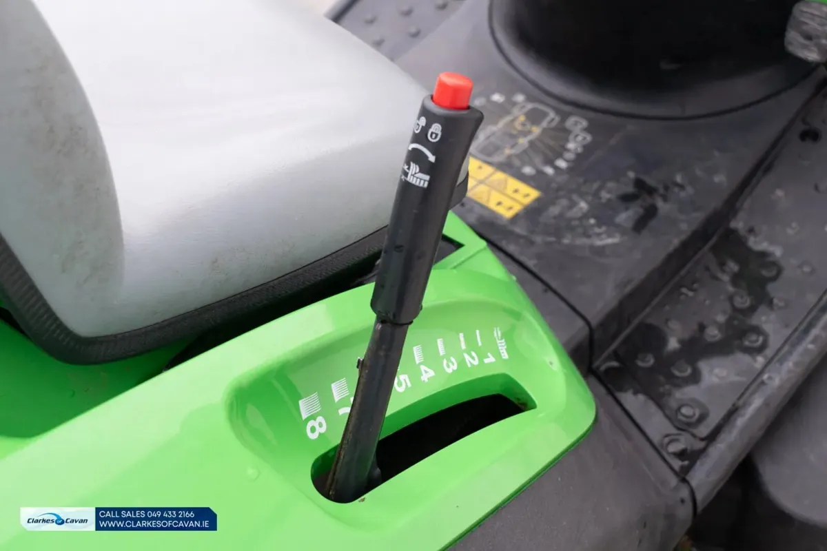 Used 2013 Viking MT6112ZL Lawnmower - Image 2