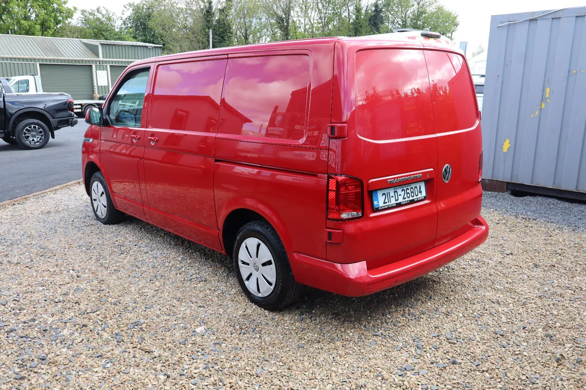 Volkswagen Transporter 2021 TRENDLINE AC - Image 4