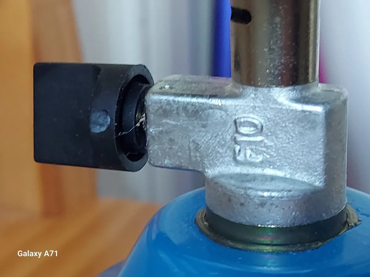 The LUMOGAZ T 206 camping gaz Lantern - Image 3