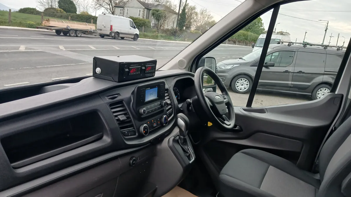 212 TRANSIT AUTOMATIC DUAL COMP FRIDGE FREEZER - Image 4