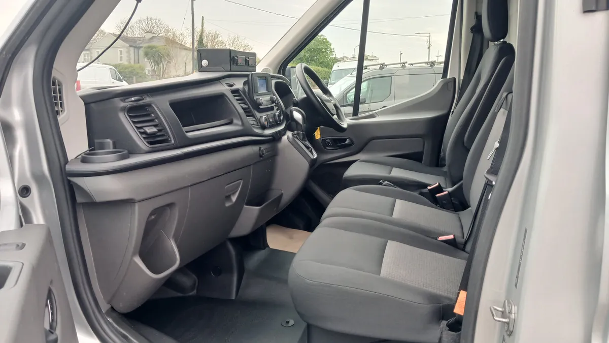 212 TRANSIT AUTOMATIC DUAL COMP FRIDGE FREEZER - Image 3